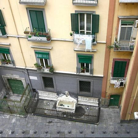 Al Centro E Meglio B&B Napoli Ngoại thất bức ảnh
