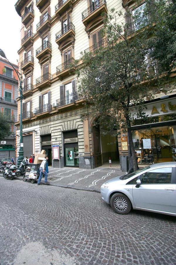 Al Centro E Meglio B&B Napoli Ngoại thất bức ảnh
